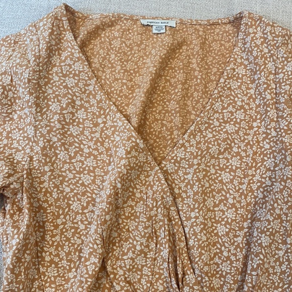 American Eagle top - Picture 2 of 4